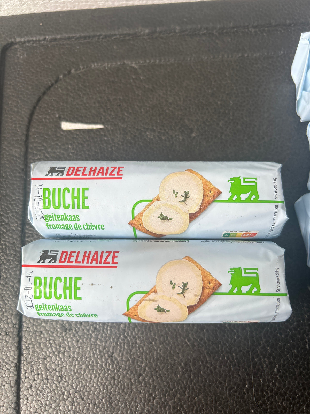 BUCHE geitenkaas per 2st a ca. 200g (totaal ca. 400g)