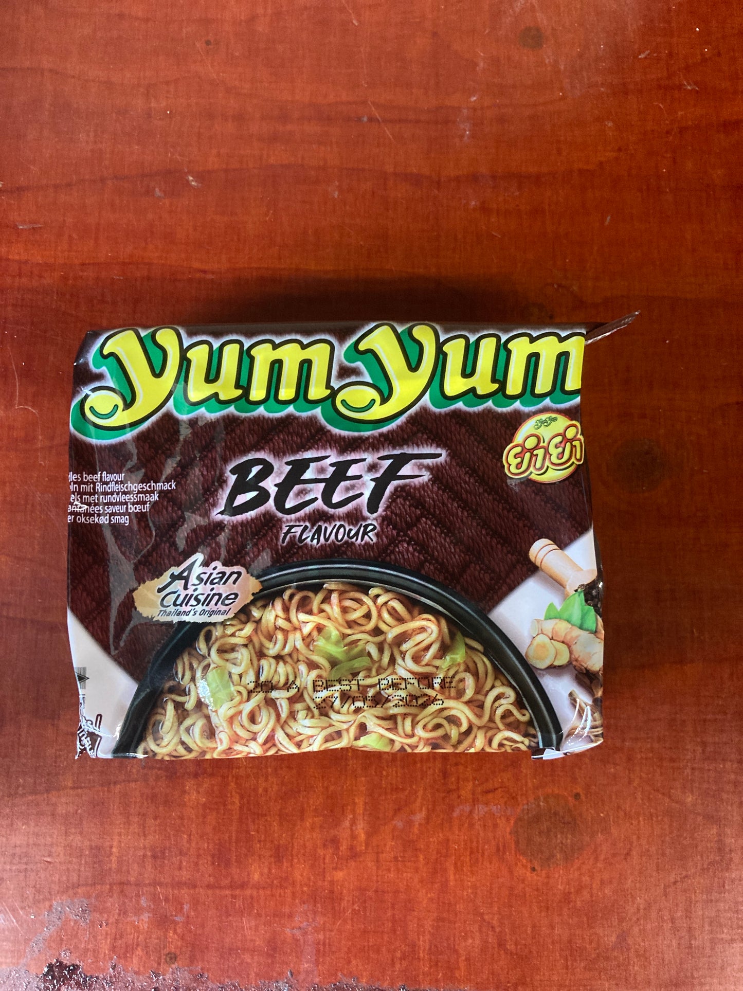 K26P05 instant noodles beef