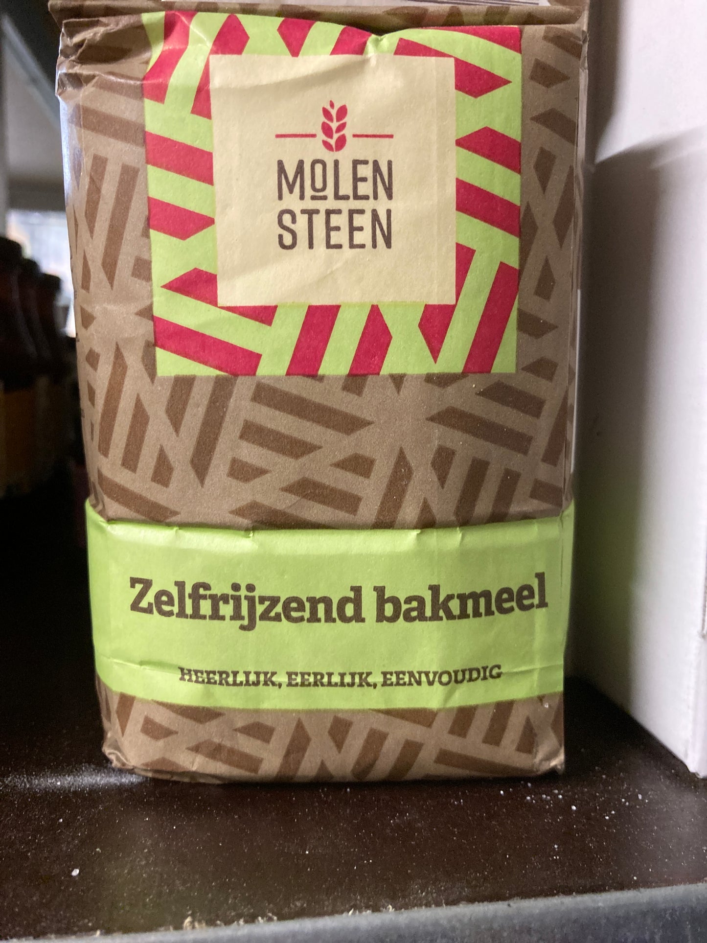 K40P02 zelfrijzend bakmeel (per kilo)