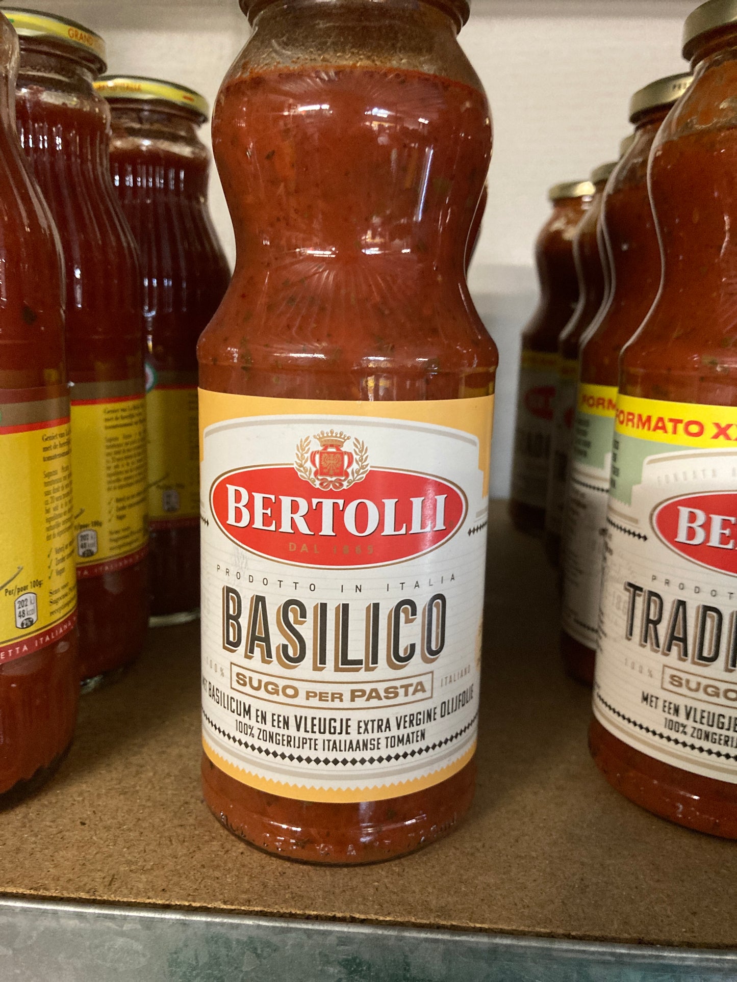 K31P02 pastasaus basilico 670g