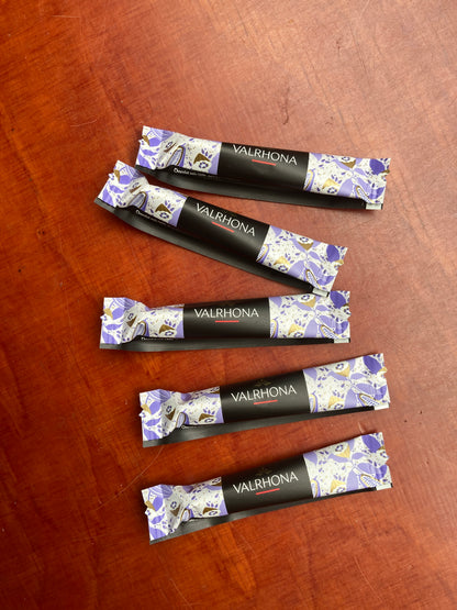 K57P03 doos van 244 mini pure chocoladesticks